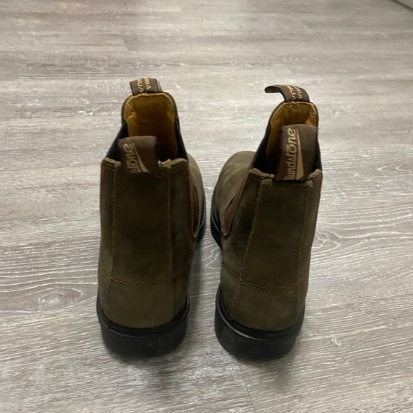 Brown Blundstones - Picture 4 of 4